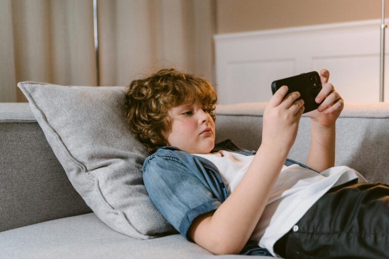 Social media is reducing children's intelligence